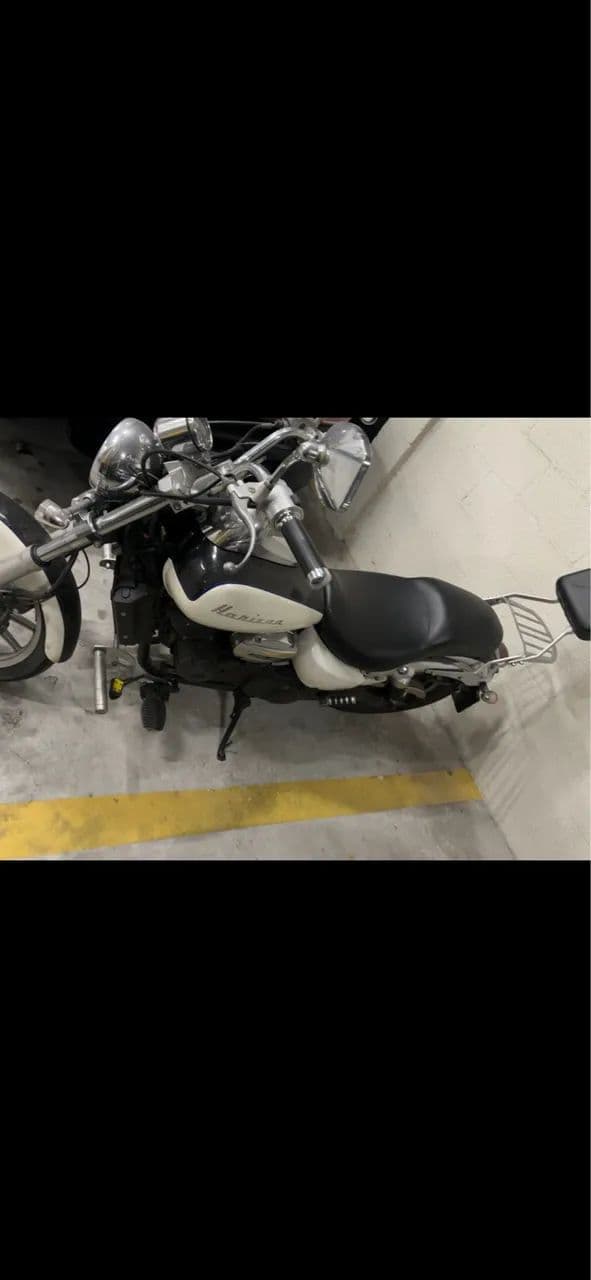 MOTO CUSTOM