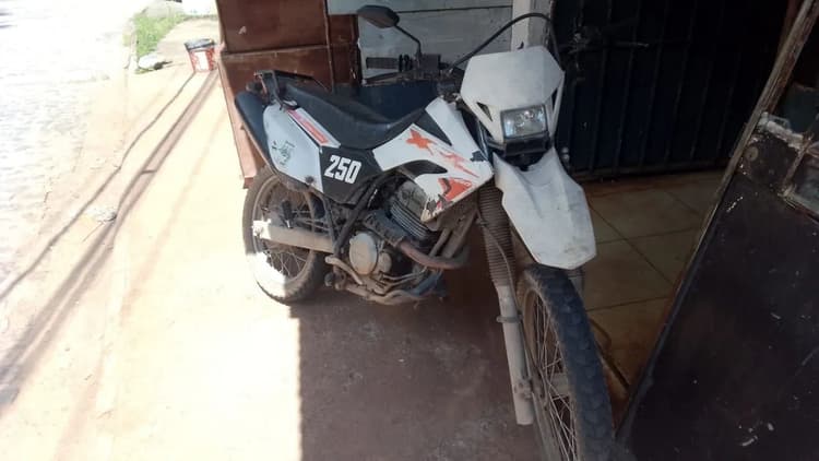 Tornado 250 branca 