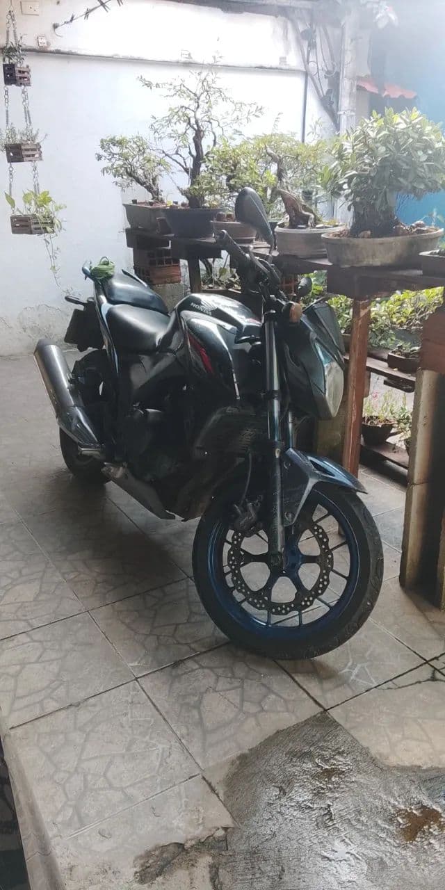 Troco por XRE 