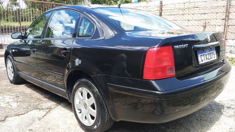 Volkswagen Passat 2.8 V6 Tiptronic 2000
