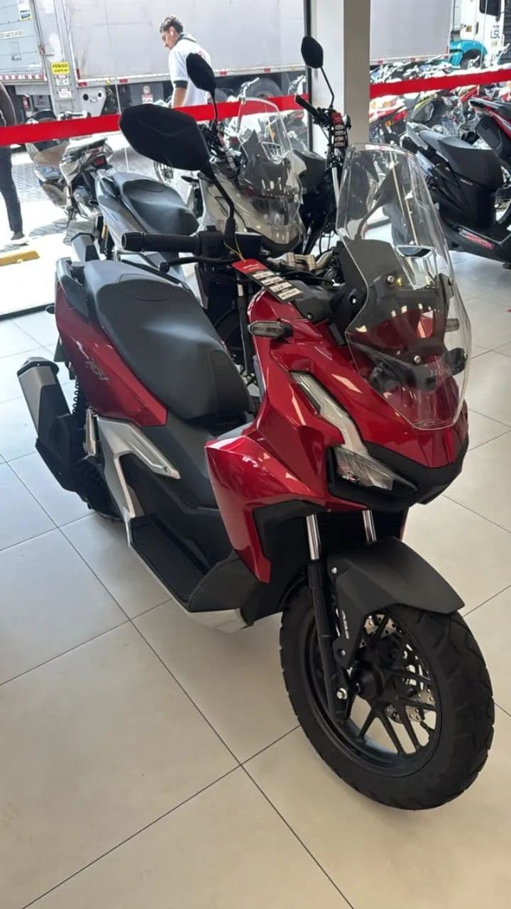 ADV 160 