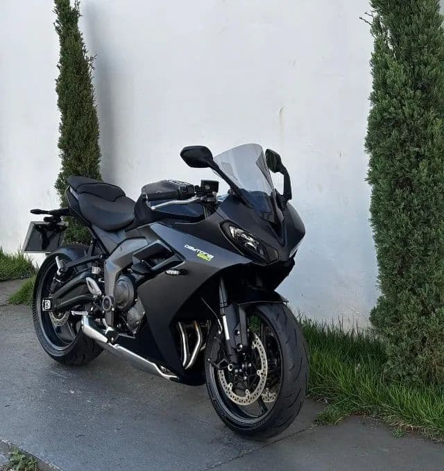 TRIUMPH DAYTONA 660 2024