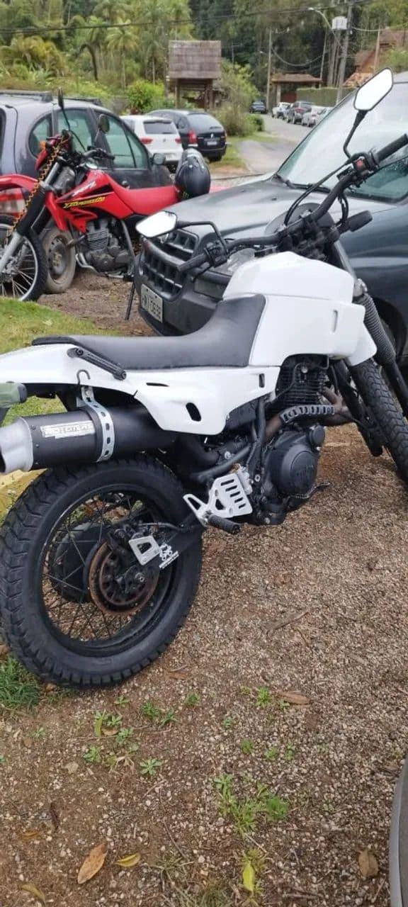 Vendo XT600 muito nova! 