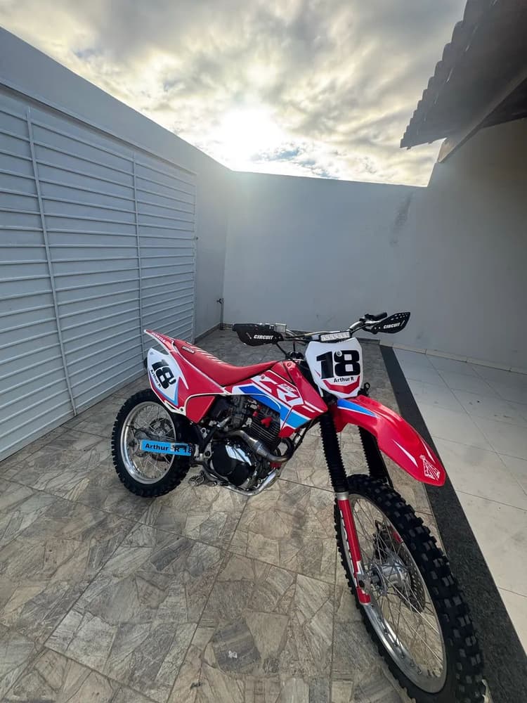 crf em ótimo estado 