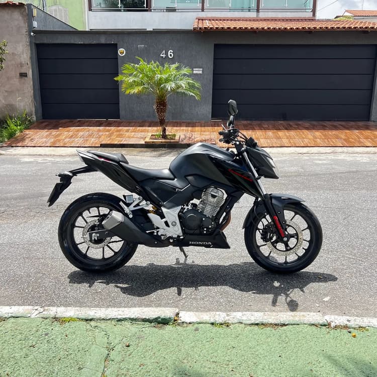 Cb twister 300F 