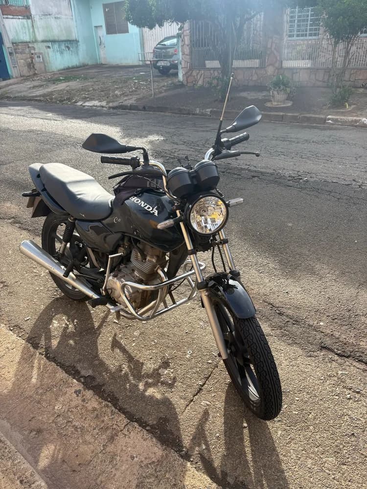 Fan 125 06/07 VENDO OU ALUGO 200$ por semana 