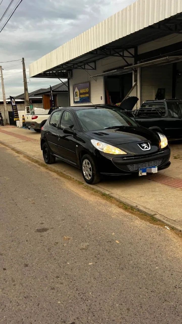 Peugeot 207 XR 1.4 Flex 8V 5P 2012