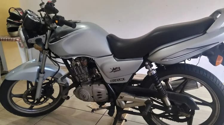 Moto bem conservada