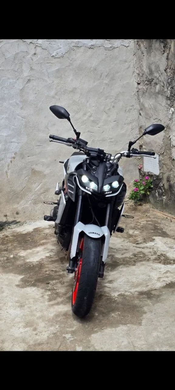 Mt 09 
