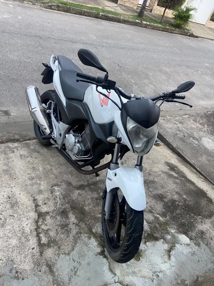 Moto cb 300