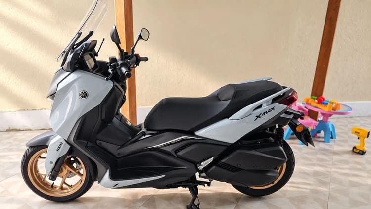 Nova Xmax 300 Connected 2026