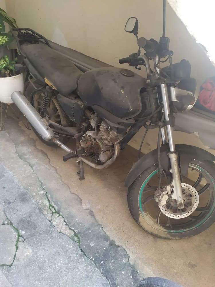 ybr 125 E 