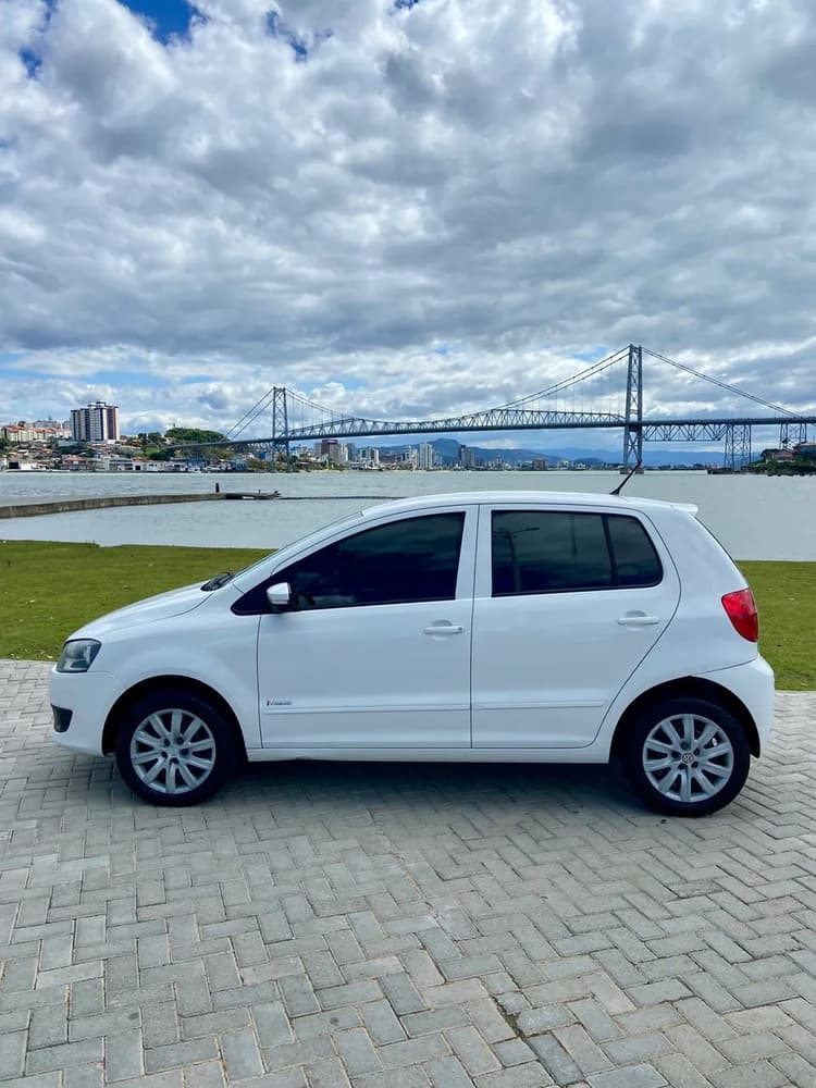 Volkswagen Fox 1.0 MI Total Flex 8V 5P 2012