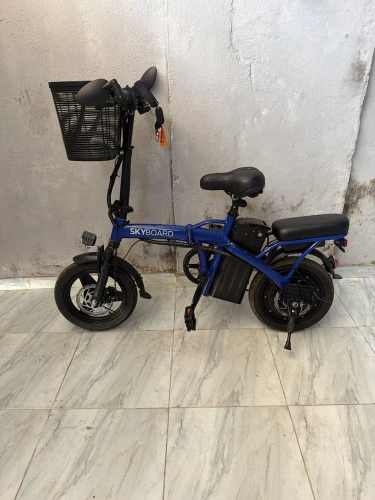Vendo uma moto elétrica 