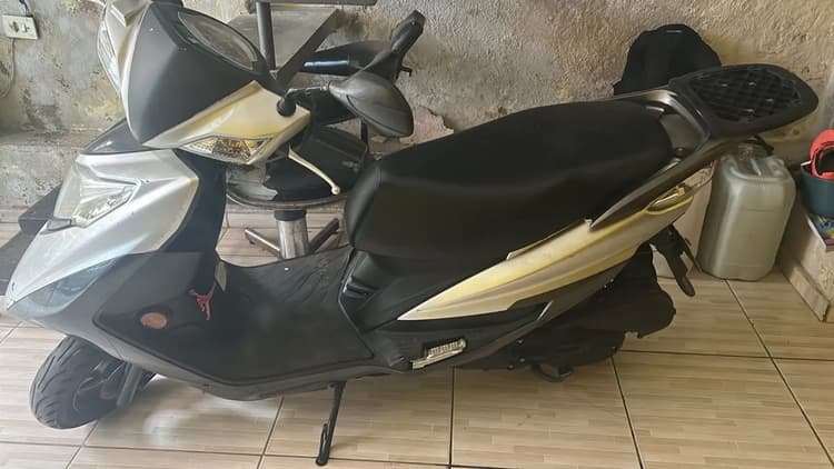 Moto semi nova