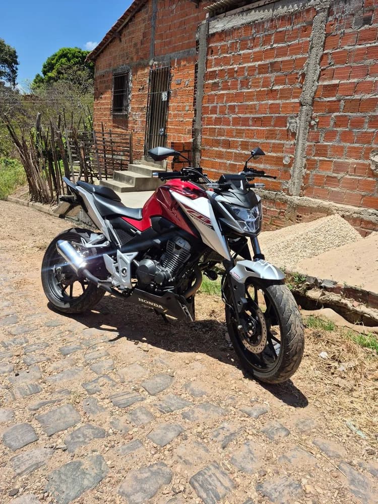 Cb 300f nova 