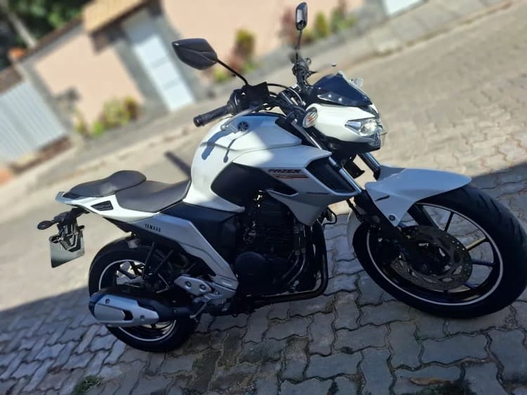 Fazer 250. 