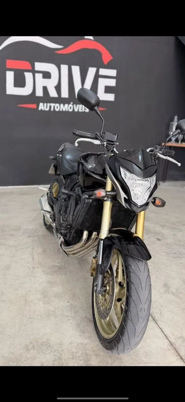 CBR 600f transformada em hornet 