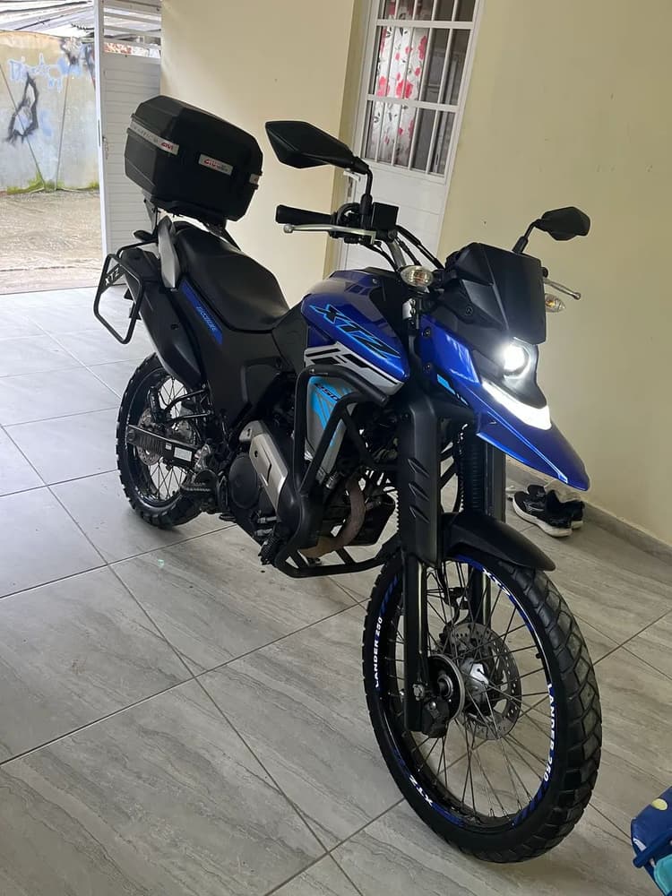Yamaha Lander 250 connected 