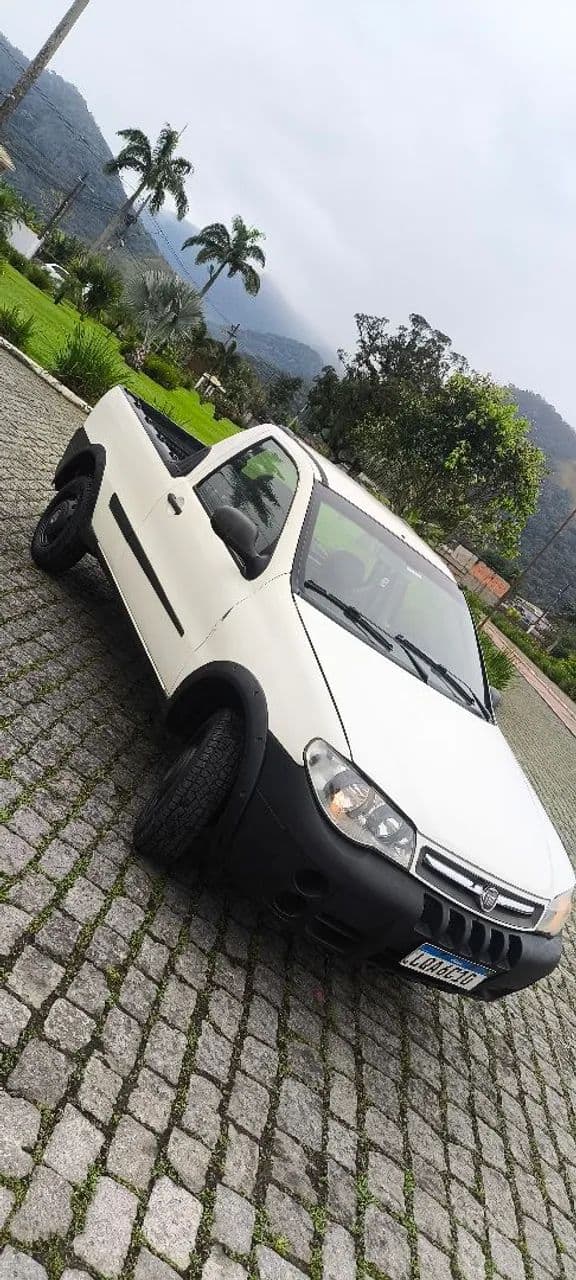 Fiat Strada 1.4 MPI Fire Flex 8V CS 2012