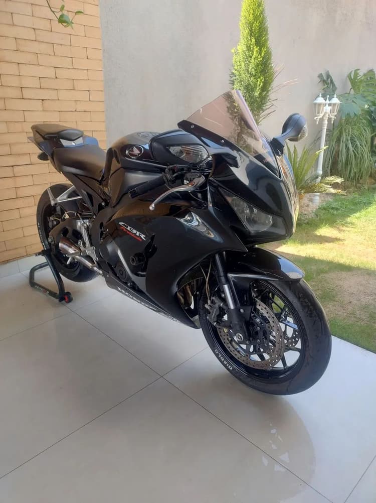 CBR 1000rr vendo ou troco!
