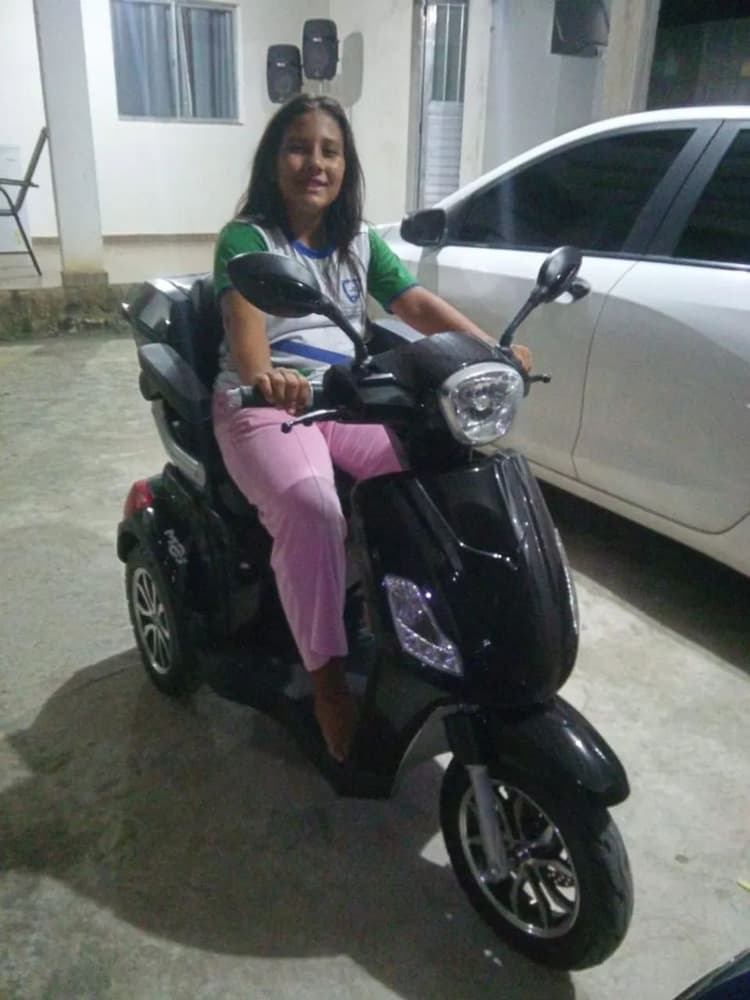 Vendo Triciclo Elétrico